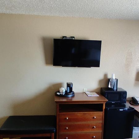 Super 8 By Wyndham Champaign Motel Rom bilde
