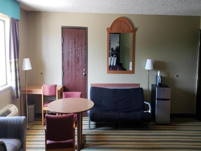 Super 8 By Wyndham Champaign Motel Eksteriør bilde