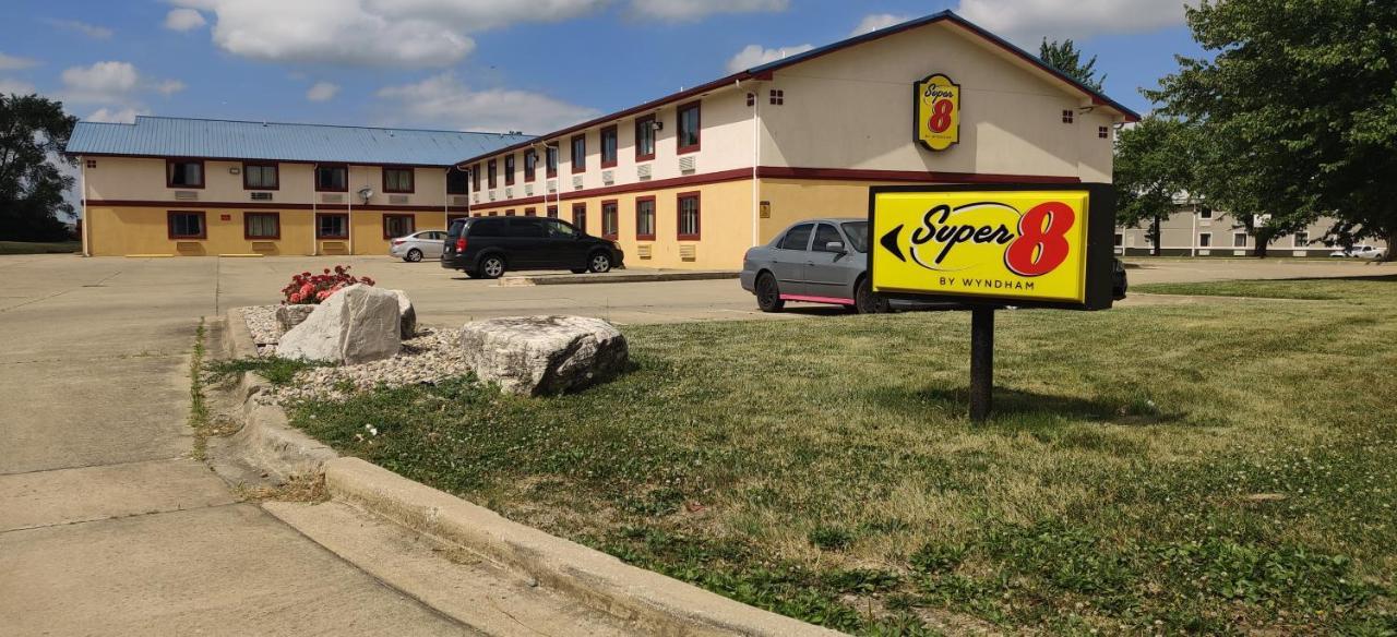 Super 8 By Wyndham Champaign Motel Eksteriør bilde