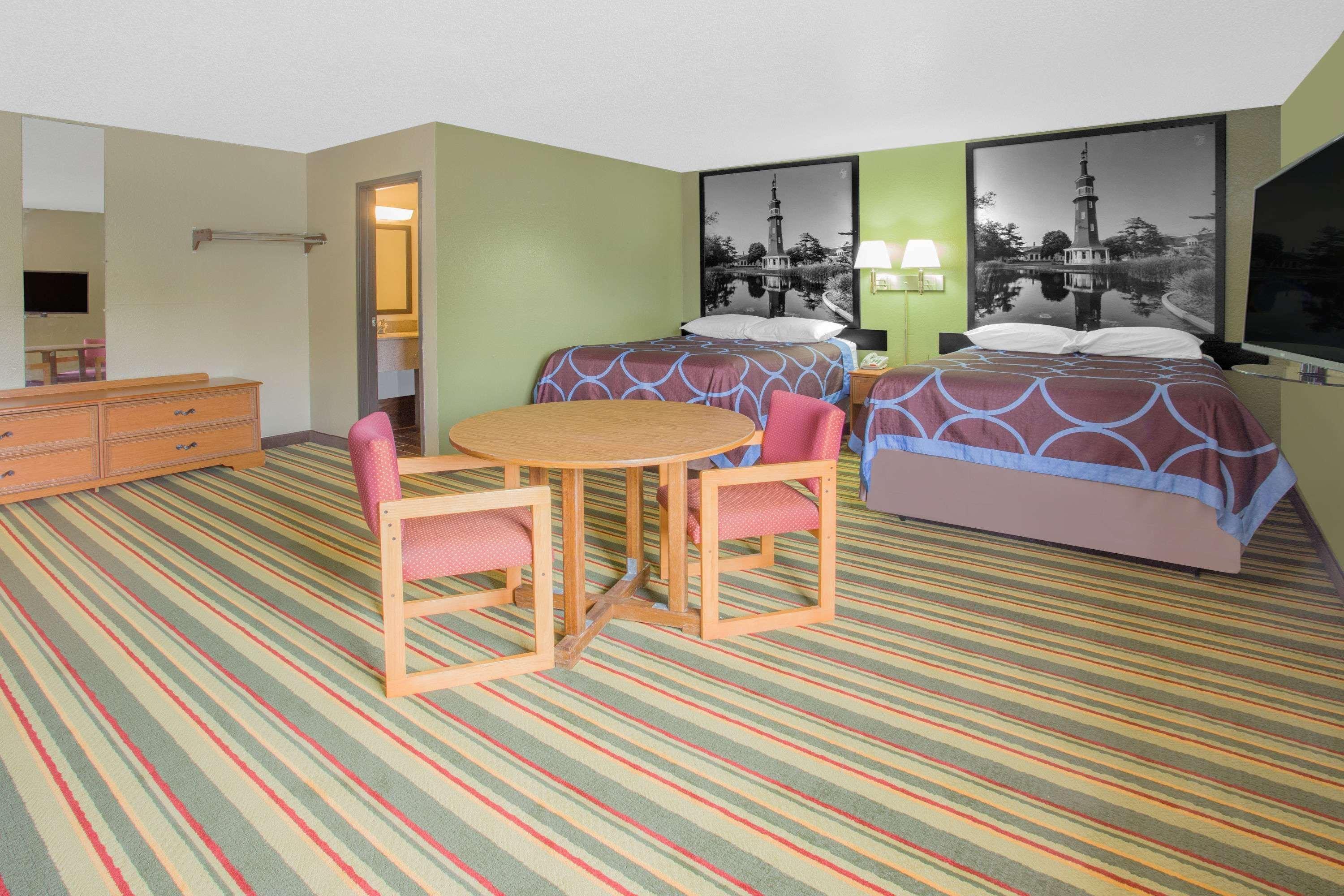 Super 8 By Wyndham Champaign Motel Eksteriør bilde