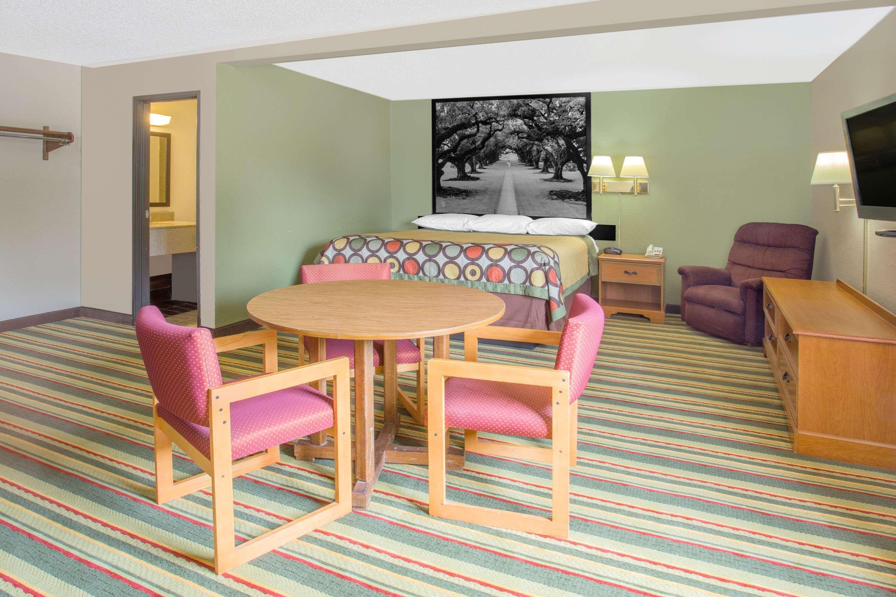 Super 8 By Wyndham Champaign Motel Eksteriør bilde