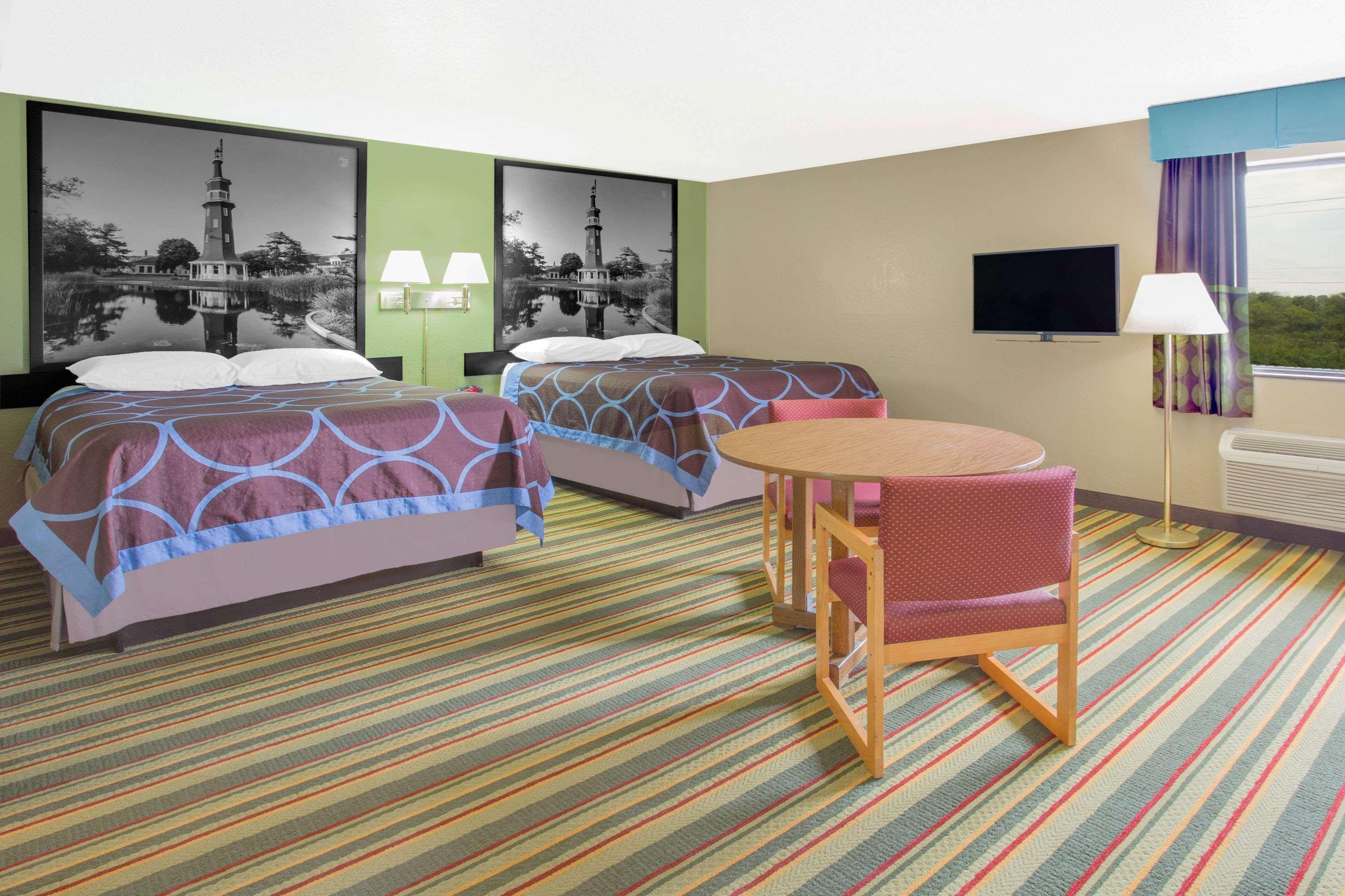 Super 8 By Wyndham Champaign Motel Eksteriør bilde