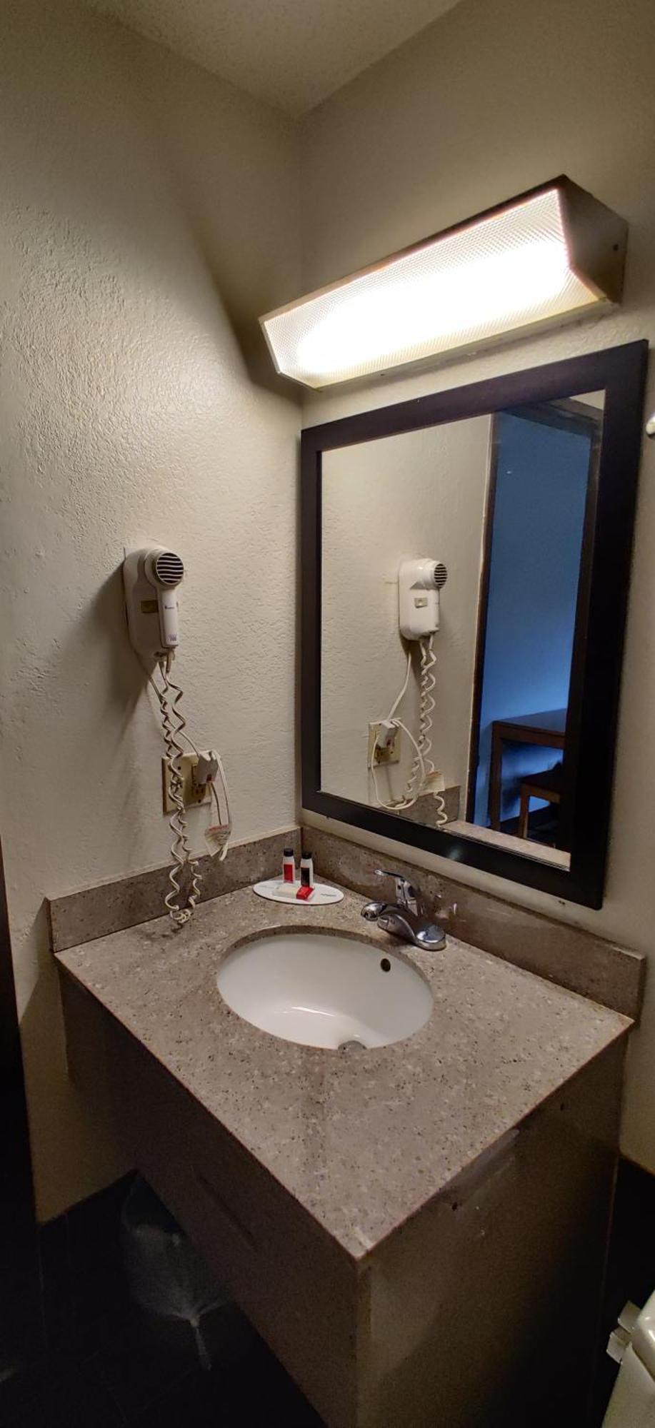 Super 8 By Wyndham Champaign Motel Rom bilde