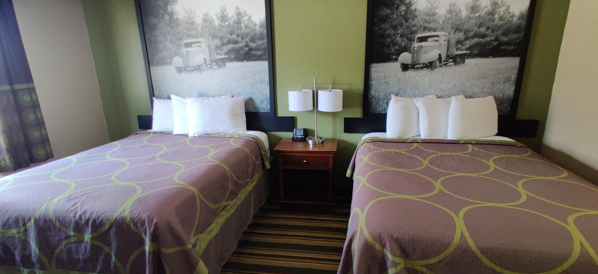 Super 8 By Wyndham Champaign Motel Rom bilde