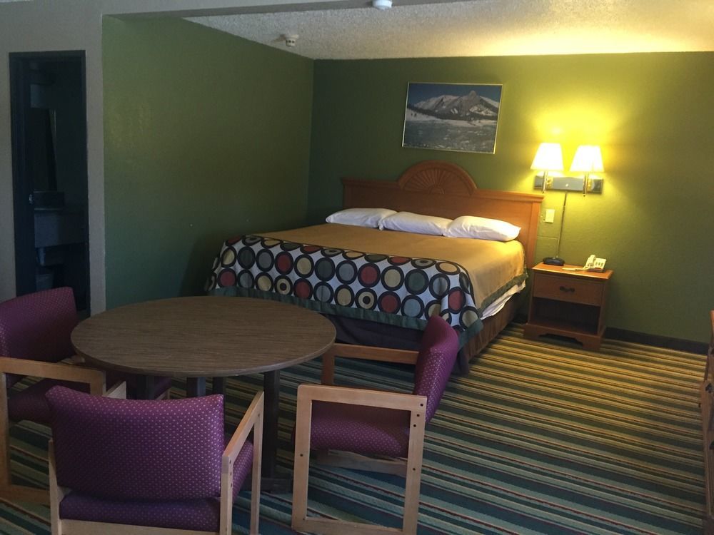 Super 8 By Wyndham Champaign Motel Eksteriør bilde
